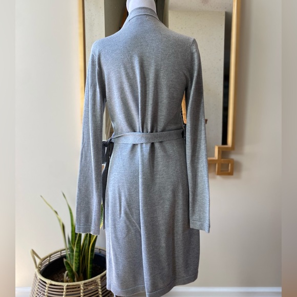 📚 Lulus Literary Lover Heather Grey Wrap Sweater Dress Medium - Picture 7 of 15